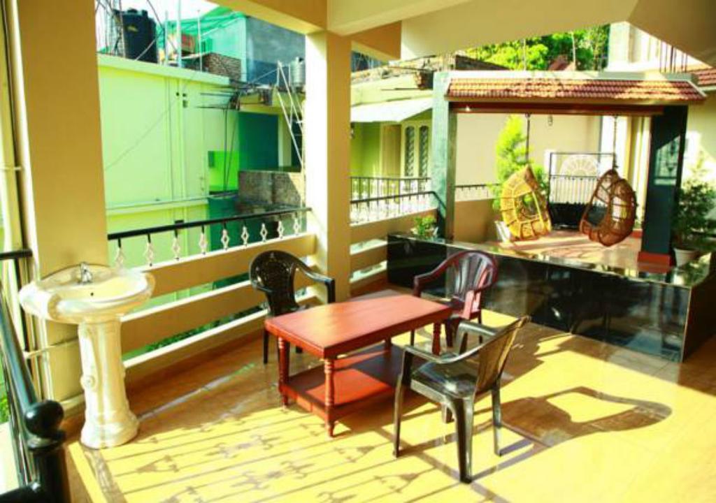 Jungle Palace Homestay Thekkady Kültér fotó