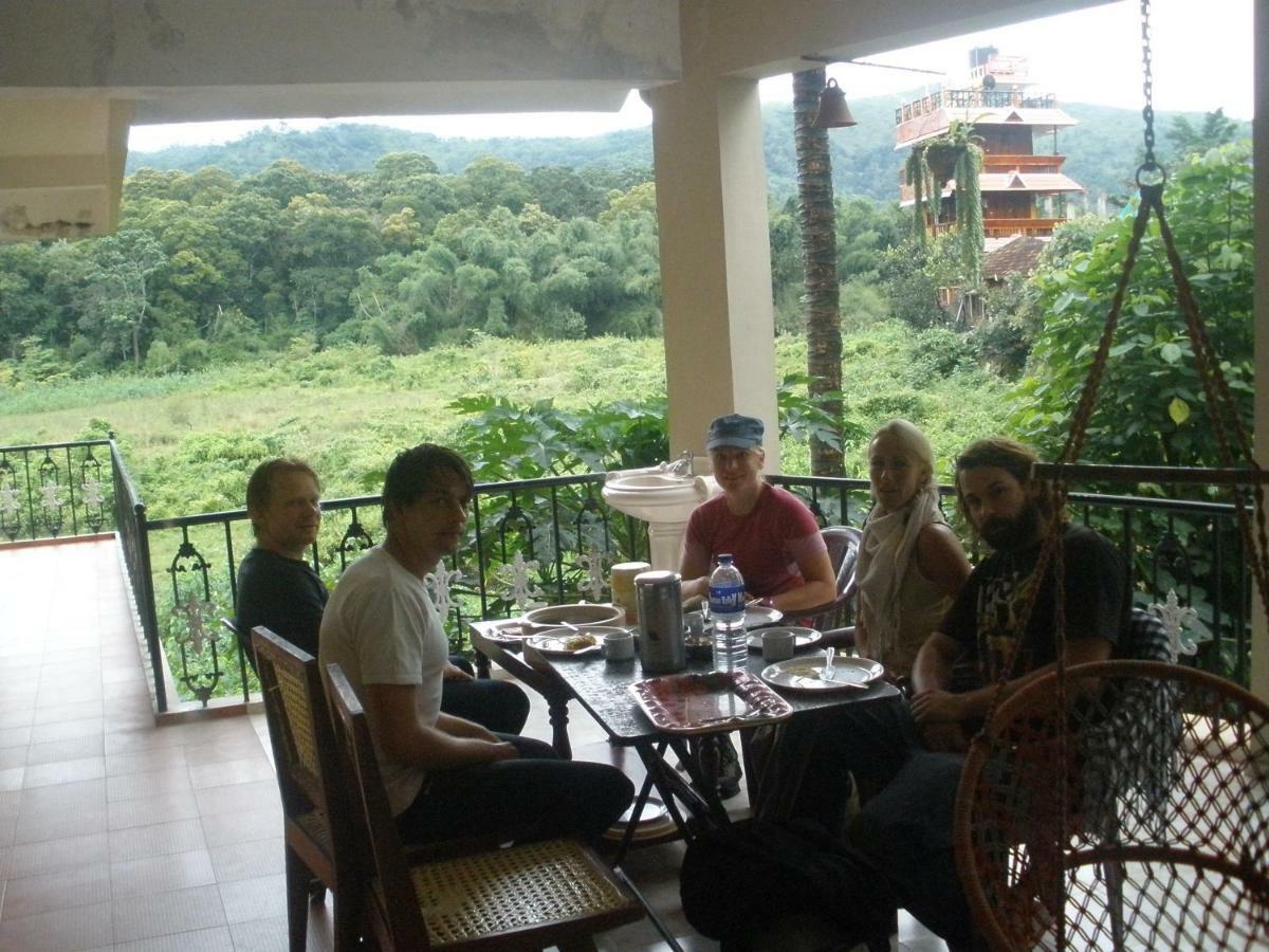 Jungle Palace Homestay Thekkady Kültér fotó